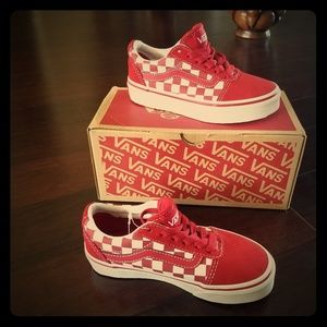 New Van's Ward Red Checkered Youth 11